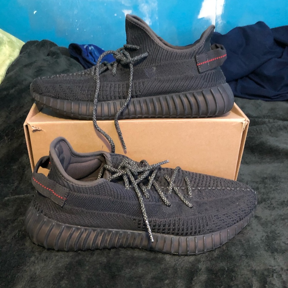 Yeezy 350 black v2